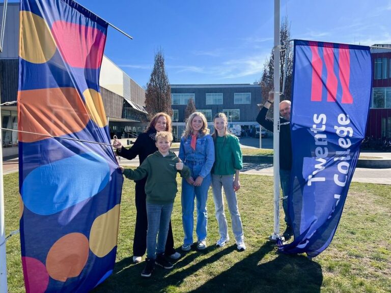 Twents Carmel College lanceert hernieuwde identiteit en huisstijl: ‘Je kunt het!’